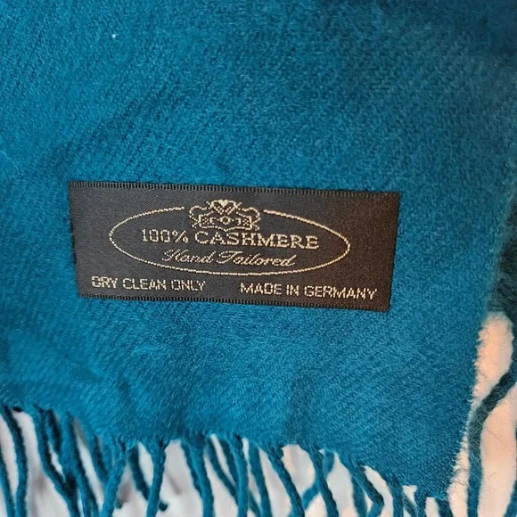 100% Cashmere Scarf Hand Tailored Fringe Solid Blue Aqua Made in Germany Soft - Picture 9 of 9